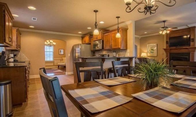 Hollister House | Buffalo Ridge Retreat