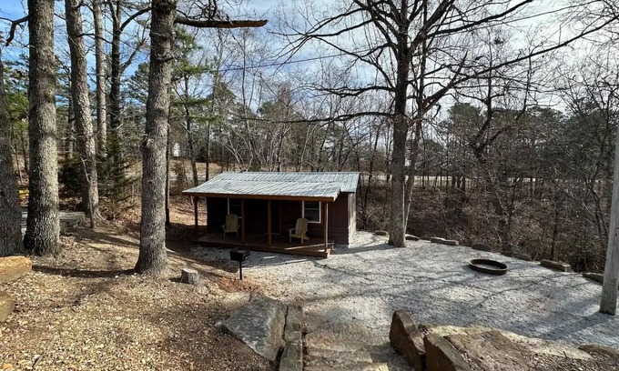 Bruno Cabin | Buffalo River RV Park & Campground Cabin 2