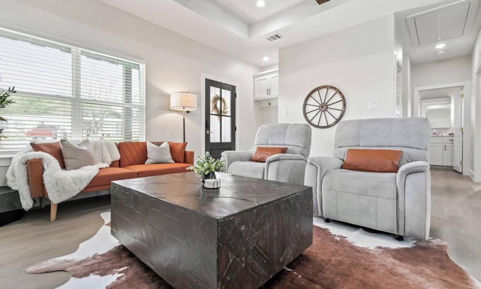 Granbury House | "Buffalo Run Retreat", Family Friendly, Sleeps 6