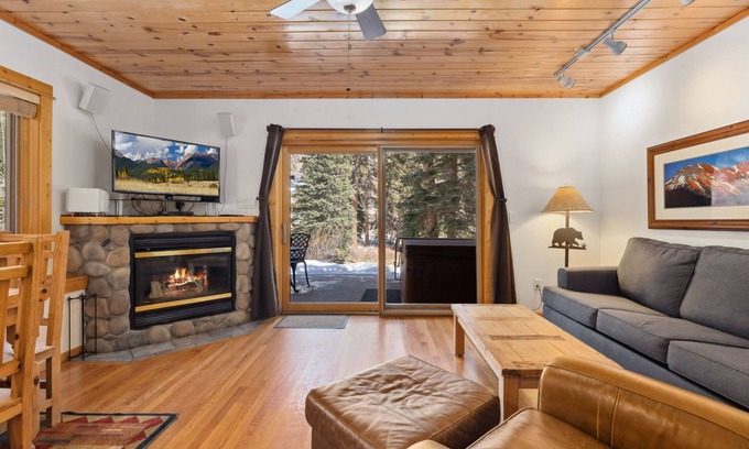 Fall River Estates Condo | Bugle Point B14 (Private Hot tub) River Views!
