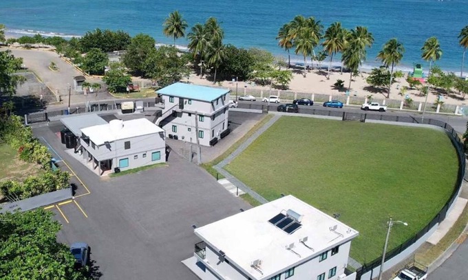 Dorado Pueblo Apartment | Building # 2 Fully Renovated 5 apartments Beachfront Family three floors buildin