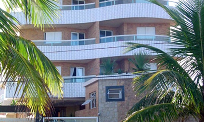 Balneario Paqueta Apartment | Building in front of the sea