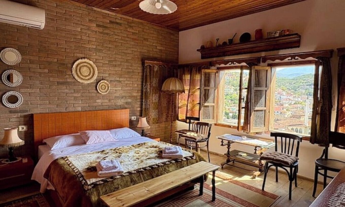 Berat Villa | Built 18 Century/Garden Villa/Central/Mountain view/2KingBed/Full Kitchen