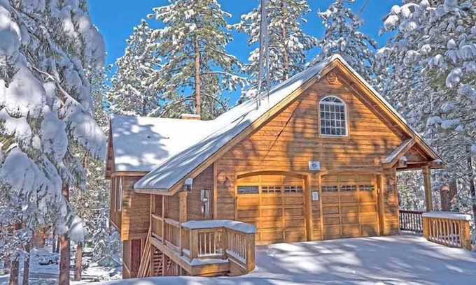 Montgomery Estates House | Built for Fun! Spacious Mountain Home with Massive Game Room, Pool Table!-.