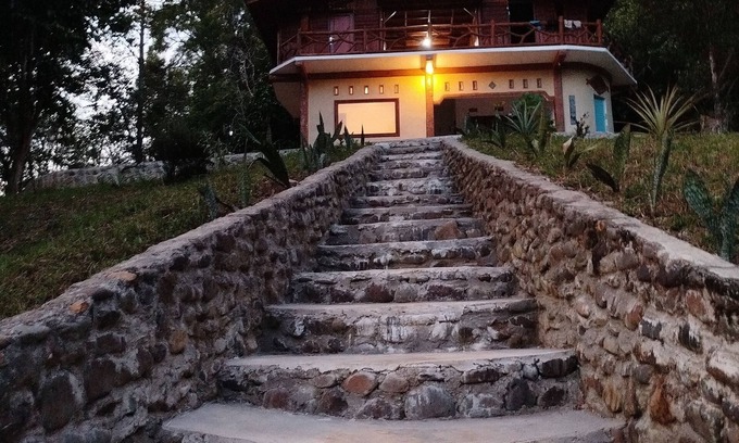 Bohorok Bed & Breakfast | Bukit Lawang Wonderful bed & breakfast Rimba House in Batu Kapal North Sumatra