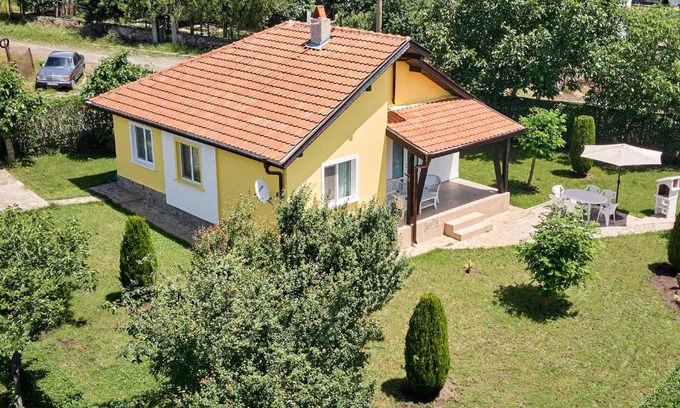Bryastovets House | BulgariaVilla - Villa Gardenia