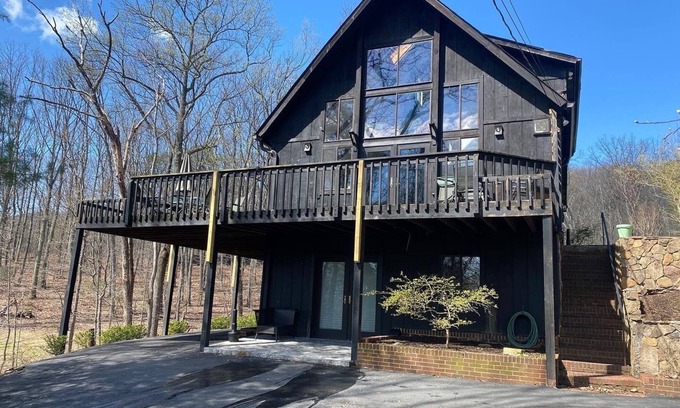 Haymarket House | Bull Run Mountain Retreat