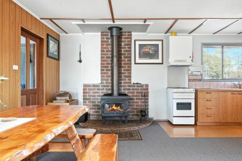 Miena House | Bull Tavern Cabin Cozy Lakeside Escape in Miena Tasmania