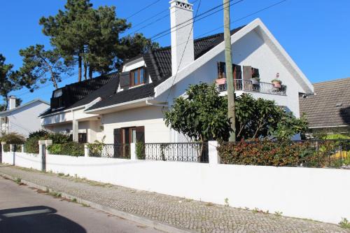 Charneca de Caparica e Sobreda House | Bulle Entre Parenthèses