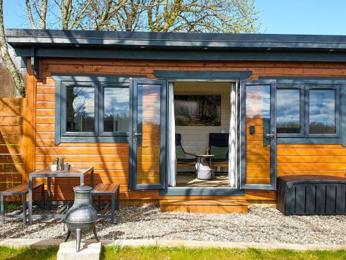 Forfar House | Bumblebee Cabin - Uk45403
