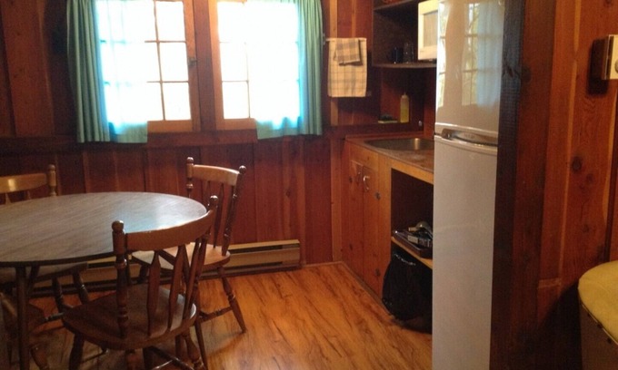 East Kootenay Cabin | Bungalow #4 sleeps 4