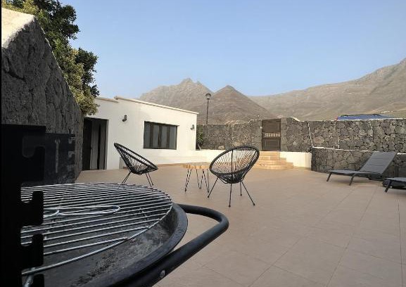 Urbanizacion Famara House | BUNGALOW APARTAMENTO SOL