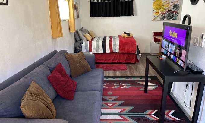 Downtown Las Vegas House | Bungalow#B 1Queen/House by Fremont St Pets+1 Story