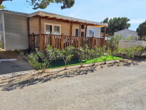 Canet-Plage House | Bungalow cosy à Canet-en-Roussillon avec piscine partagée