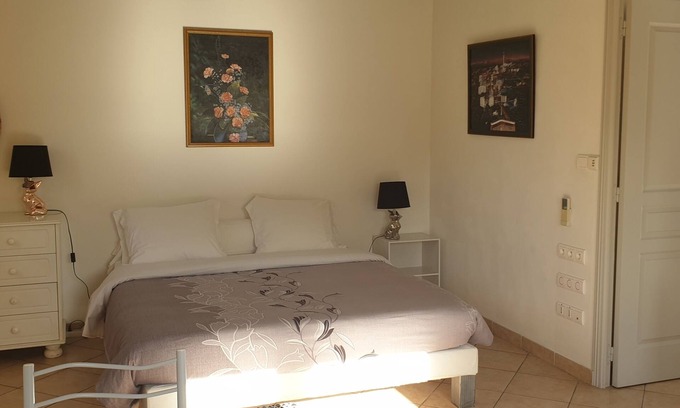 Abbazia House | Bungalow-Budget-Ensuite with Shower-Garden view