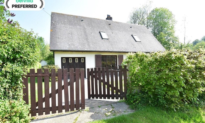 Saint-Pierre-le-Vieux House | Bungalow in France near Castle & Hiking Trails