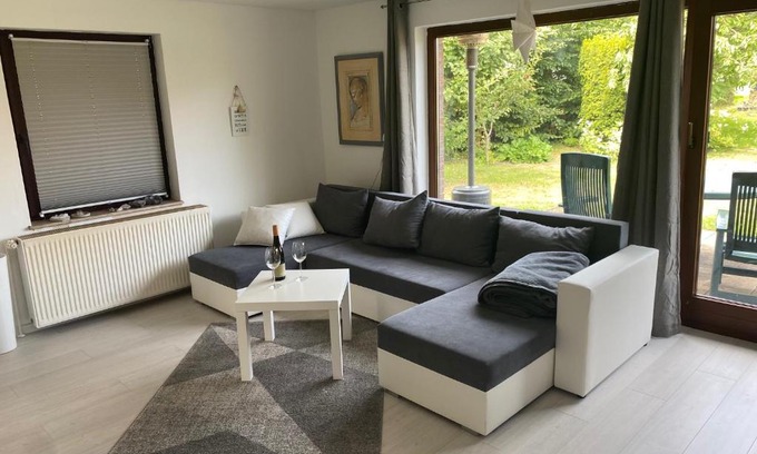 Wiek House | Bungalow im Garten in Wiek