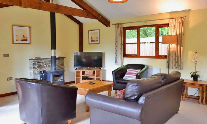 Liverton Cottage | Bungalow in Bovey Tracey with Hot Tub