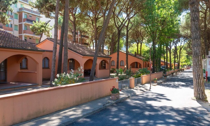Lido degli Estensi House | Bungalow in Po Delta Park with Beach Access