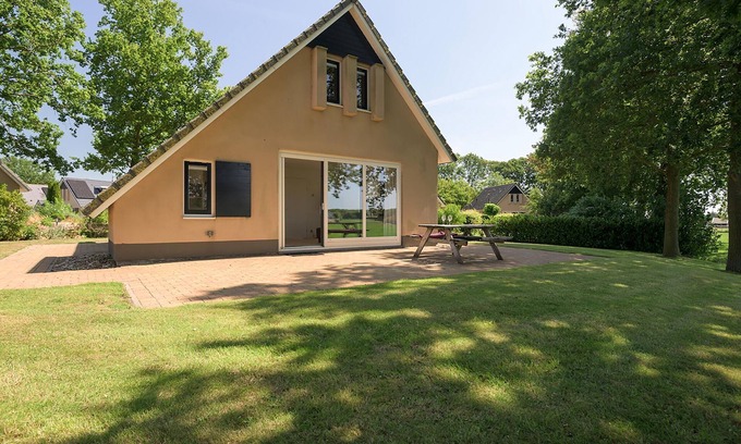Sondel House | Bungalow in Sondel near Slotermeer Lake