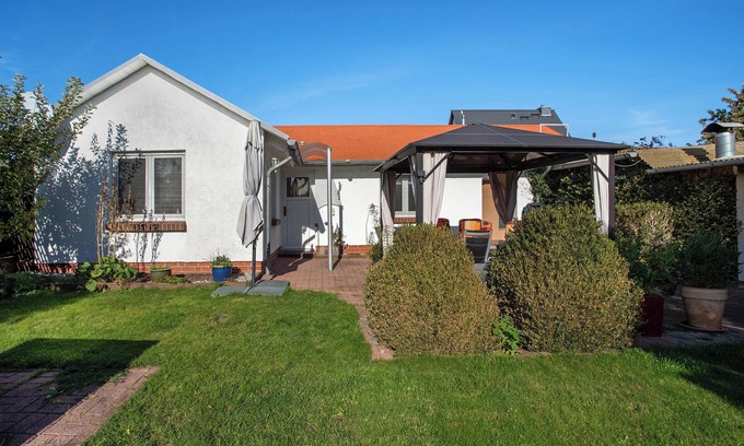 Ueckermuende House | Bungalow 'Meerjungfrau' with Sea View, Private Terrace and Wi-Fi