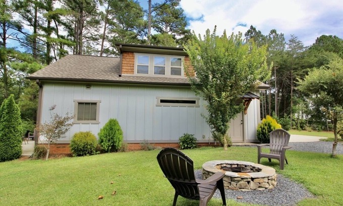 Campobello House | Bungalow on a 3 acre mini farm in beautiful Campobello SC