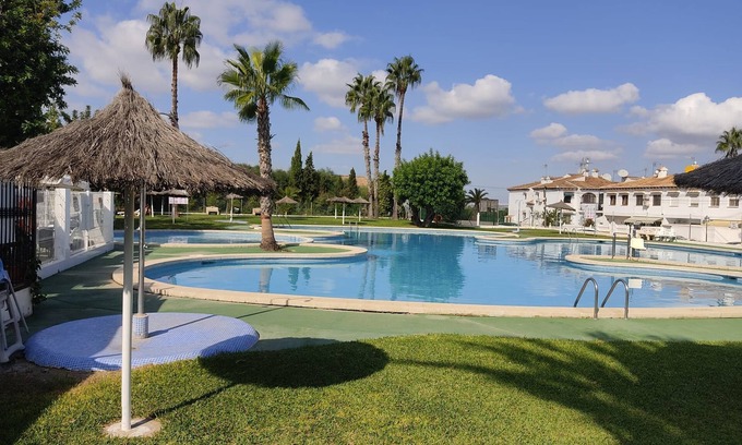 Los Balcones Apartment | Bungalow On Lake Los Balcones Garden