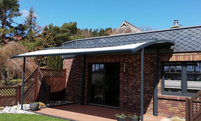 Sellin House | Bungalow on Lake Sellin