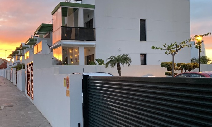 Mil Palmeras House | Bungalow with pool and BBQ -600m to the beach