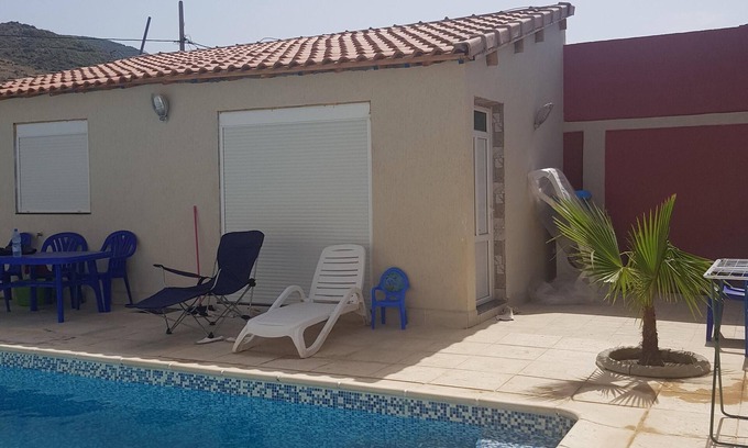 Tajjnant House | Bungalow with private pool and integrated jacuzzi.