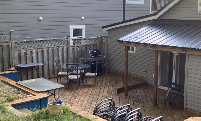 Grand Bend Cottage | Bunglow in the Bend - 5 min walk to the beach
