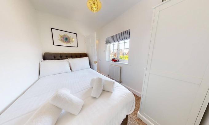 Kidlington Apartment | Bunkers Hill Cottage, three bedrooms