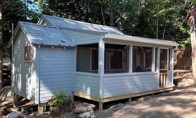 Orland Cottage | Bunkhouse Cabin at Toddy Pond - water fun, close coastal towns/parks and more!