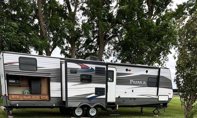 Brooklyn RV Rental | Bunkhouse Camper