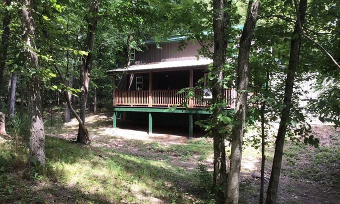 Drury House | Bunkhouse in the Ozarks with access to Creek Pavilion and close to Rockbridge