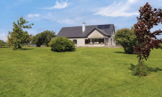 Inishmacatreer House | BUNNY LANE, family friendly in Ballycarra, County Mayo