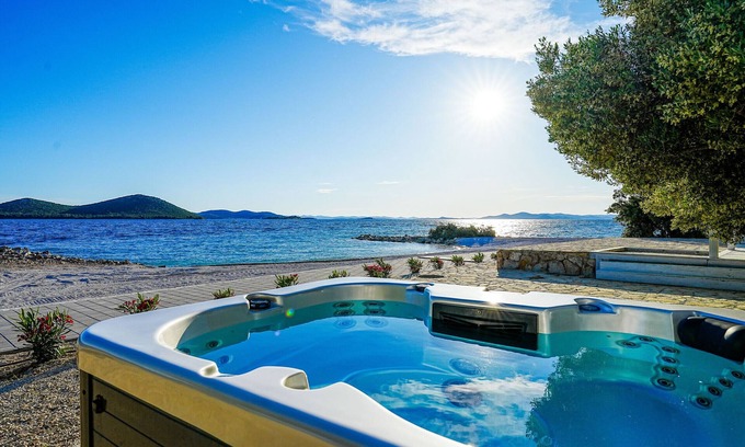 Drage Villa | BUQEZ ECO RESORT - Beach Villa 28 - Directly by beach