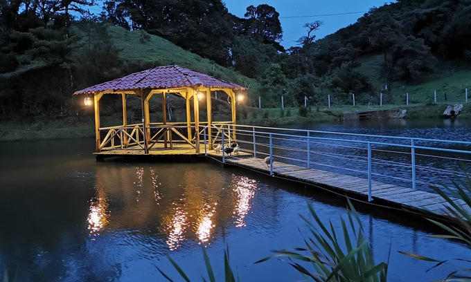 Quebrada Grande Cabin | Burbi Lake Lodge Monteverde