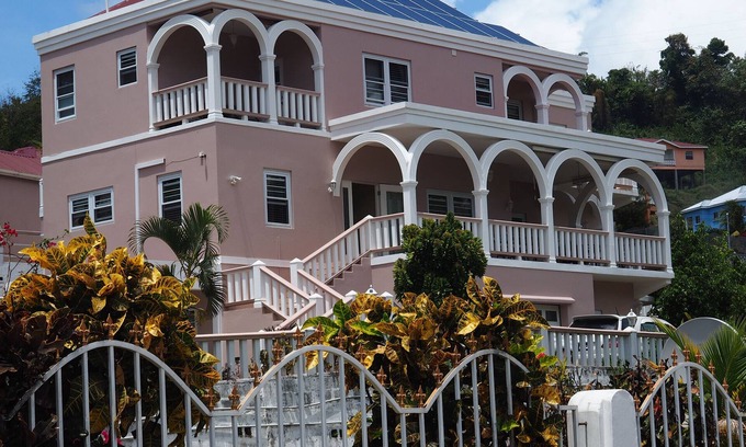 Pembroke House | Burcasa bnb guest house