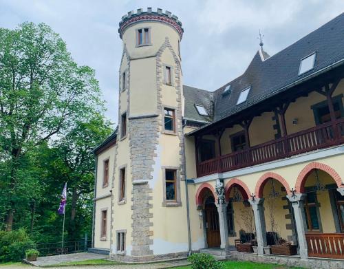 Aue Apartment | Burg Aue- Ferienwohnungen Erzglück - Familien - im Grünen - zentral