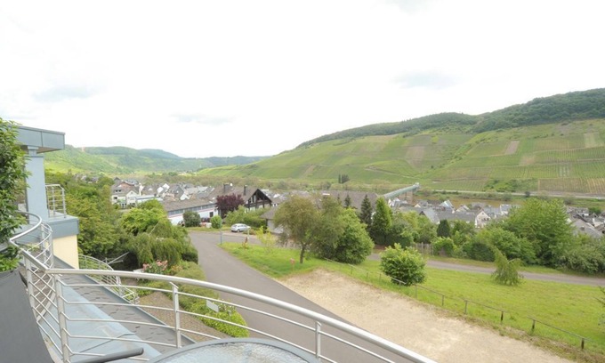 Reil Apartment | Burg Eltz - Holiday cottage Panorama Mosel