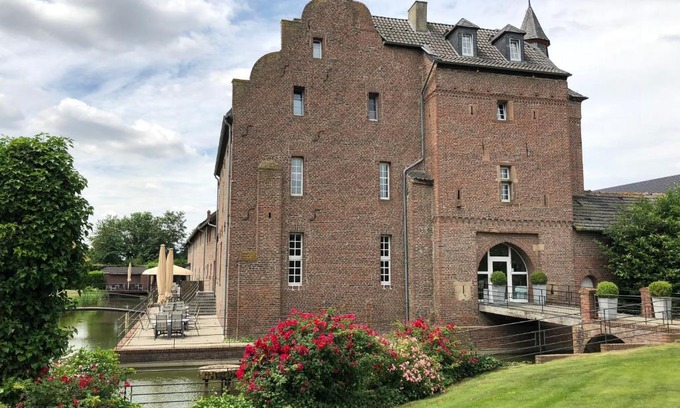 Niederzier Hotel | Burg Obbendorf