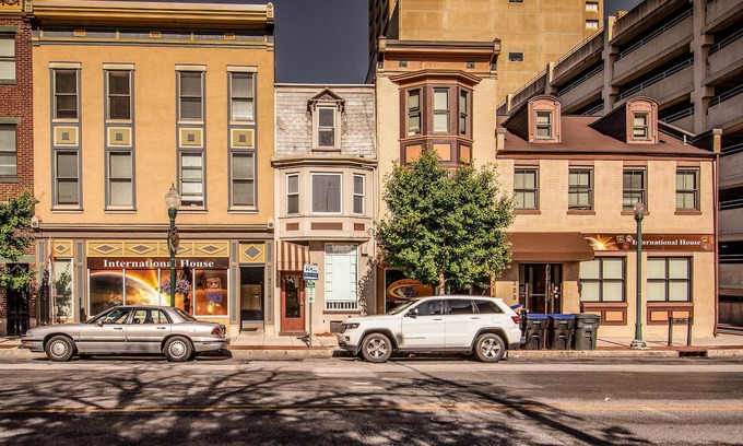 Downtown Harrisburg Apartment | BurgBnB Downtown