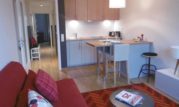 Stadtbezirk 3 Apartment | Burghof Boarding Apartment No. 2 - Your elegant and cozy temporary apartment