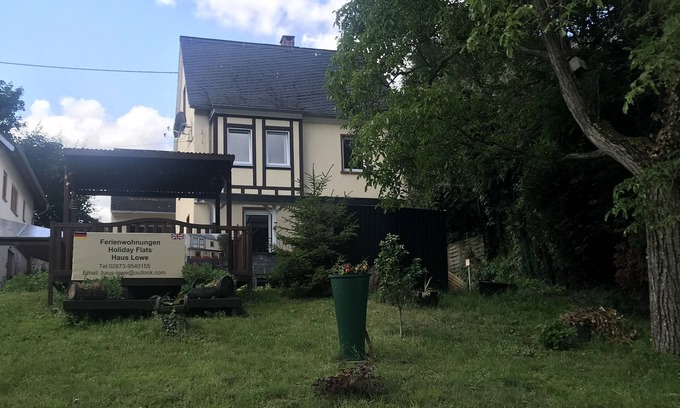 Senhals Apartment | Burgunder Apartment Haus lowe