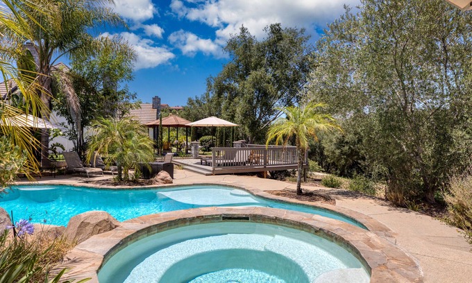 Temecula Villa | Burgundy by AvantStay | Basketball Crt, Pool, Hot Tub, Outdoor Kitchen!