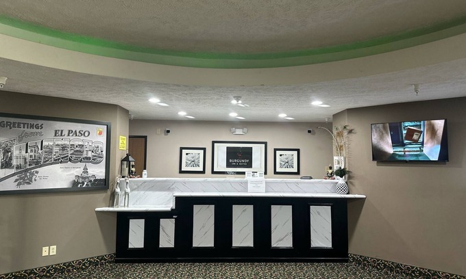 El Paso Hotel | Burgundy Inn & Suites By OYO El Paso