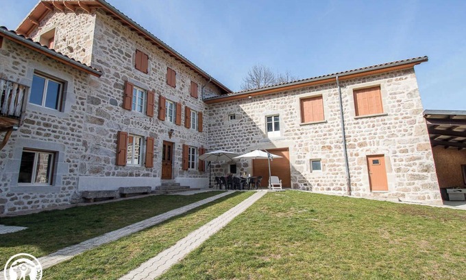 Saint-Romain House | Buriane - Saint-romain