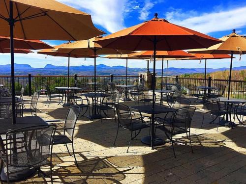 East Burke Hotel | Burke Mountain Hotel and Conference Center