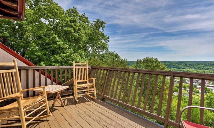 Burkesville Apartment | Burkesville Apt with Deck, Views and Pool Access!
